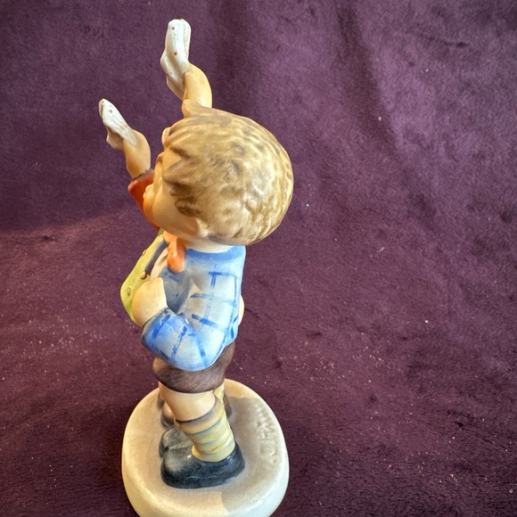 Goebel /Hummel Figurine #133/0 “Goodbye" TMK 5 Auf Wiedersehn 1979 - Picture 3 of 6